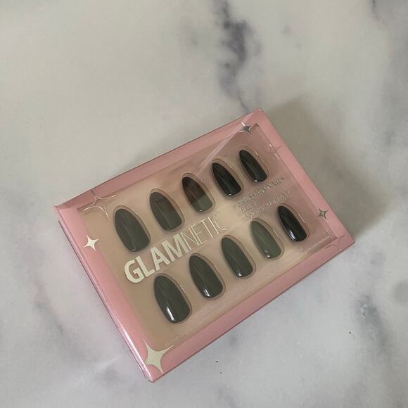 Glamnetic Boba Black Short Almond Nails - Picture 1 of 4
